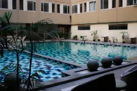 Emerald Apartel Hotels in Buahbatu