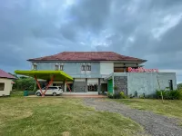 RedDoorz @ Jalan Raya Kuta Lombok Mandalika  호텔