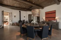 Natrail  · Peng  Homestay Hotels in Ejin Horo Banner