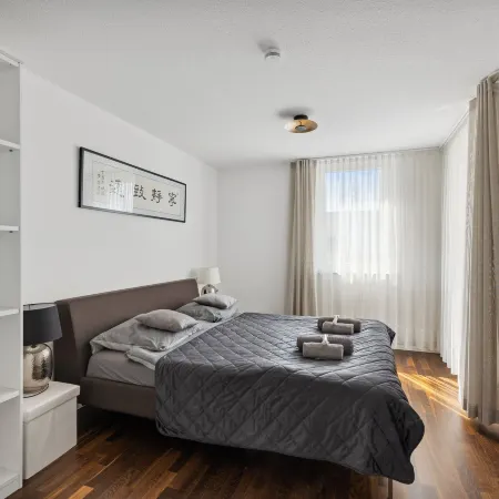 EXQUIS 2BR Luxury Apt. ROLF BENZ | Parking | Centre | Kitchen | Pick-up Service Airport