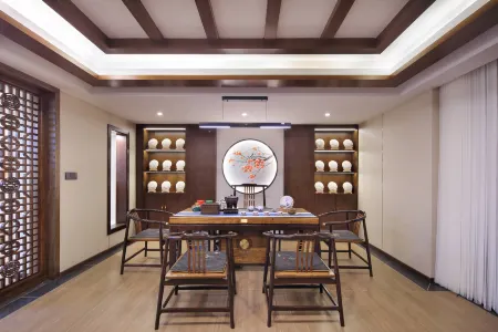 path is leisurely, Brother Axiang Come for you. The Qiaomu Отели рядом с достопримечательностью «Wenfeng Temple»