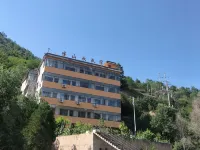 Tanchang Banshanqiu Homestay Hotels near Hadapu Railway Station
