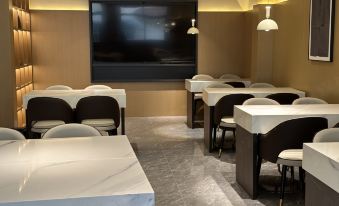 Xixili huixuan hotel(Renhuai Platinum City Fiona Fang Hui Shopping Plaza Branch)