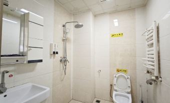 77 Concept Theme Hotel (Zhengzhou University Metro Station)