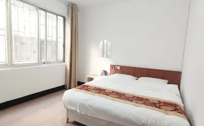 Hongfa Hotel (Guilin North Station)