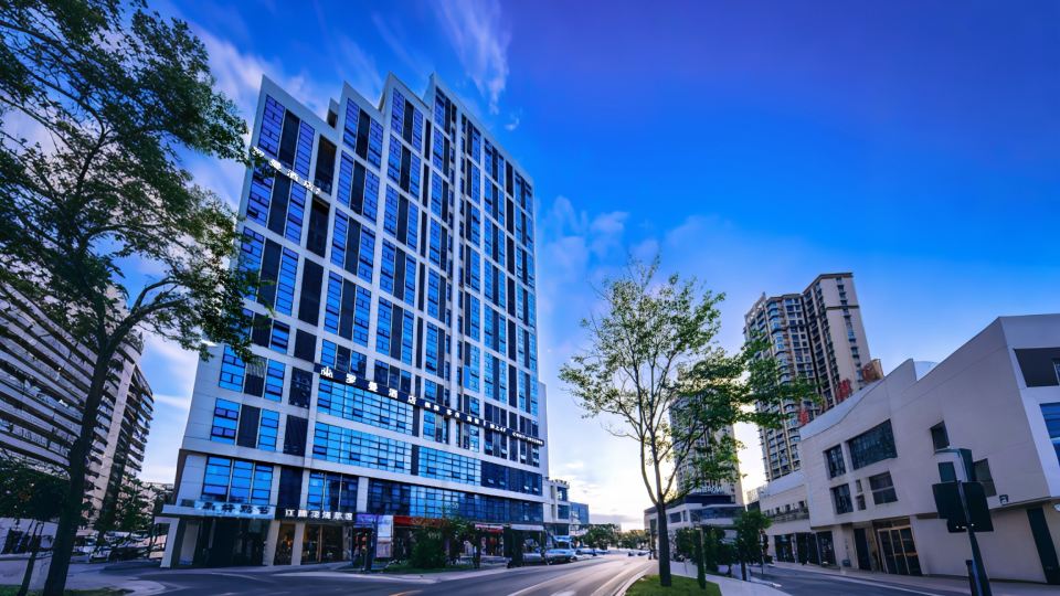 Nanchong Roman Hotel