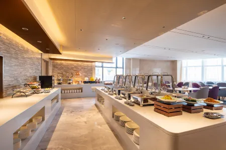 Lavande Hotel (Zhalantun Railway Station Zhongmeng Hospital) Отели в г. Чжаланьтунь