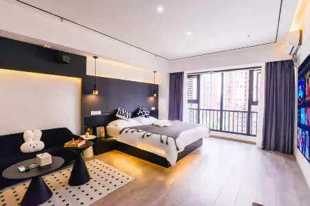 Mancai Mancai · High-altitude Audio-visual Boutique Stay (Derun Langyue Bay) Отели рядом с достопримечательностью «Yunnan Vocational College of Mechanical and Electrical Technology»