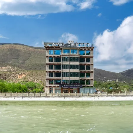 Lavande Hotel (Ganzi Batang Branch, National Highway 318)