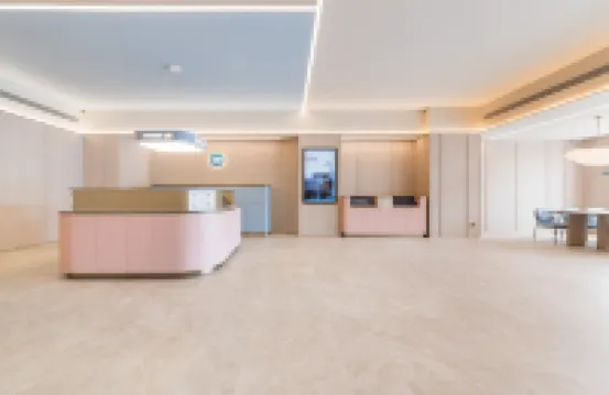 HanTing Hotel (Zhengzhou East Railway Station East Square Station Front Square)