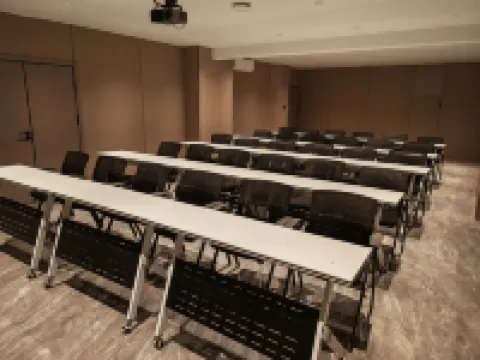 嵐嶼ホテル 煙台（煙台駅南大通り）