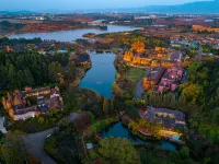 Tadpole Art Realm | Luo Xu Studio Hotels in Mile City