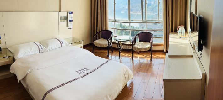 Badong Yunju Hotel Hotele w: Powiat Badong