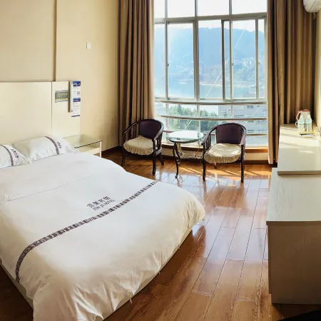 Badong Yunju Hotel