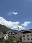 Banshan Yunyi Homestay (Luding Dadu River) - con vista montagne