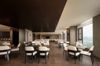 Atour Hotel（Kaifeng North Station New Area Government）