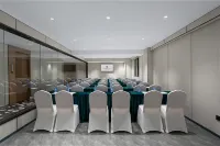 Rezen Borui Hotel (Guangzhou Baiyun Station Ezhangtan Subway Station)