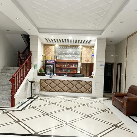 Chongren Pingyuan Hotel