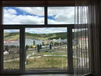 河灣陽光酒店（阿爾山火車站店） - 山景