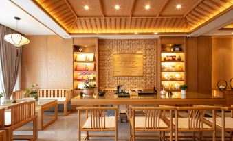 Floral Hotel Fengyu Chenxi Hotel (Phoenix Ancient Town Center)
