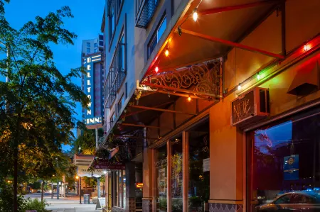 Belltown Inn Отели рядом с достопримечательностью «William Traver Gallery»