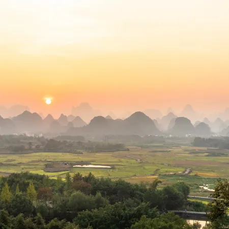 Floral Hotel· Courtyard 8, Gonghou Lane hotel (Guilin Liangjiang Sihu Elephant Trunk Mountain)