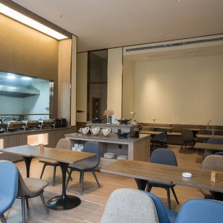 HanTing Hotel (Taojiang Huatong City)
