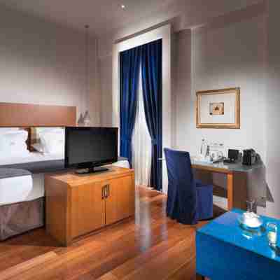 Gdm Megaron, Historical Monument Hotel Rooms