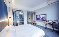 Tianquan Lakeside Cloud Hotel