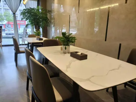 New Century Manju Hotel Linan Отели рядом с достопримечательностью «Zhejiang A & F University Yijin Campus»