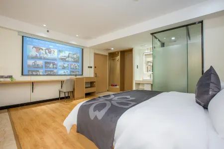 Feronia Hotel