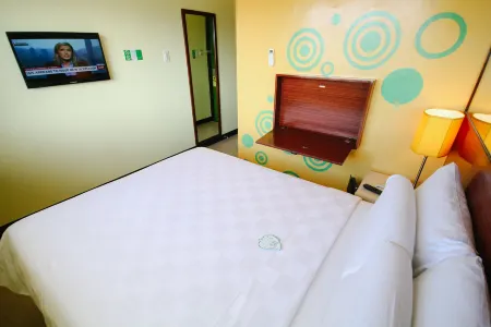 Go Hotels Tacloban Отели рядом с Аэропорт Д. З. Ромуальдес