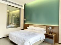 钦州万丽海景酒店 - 高级商务大床房
