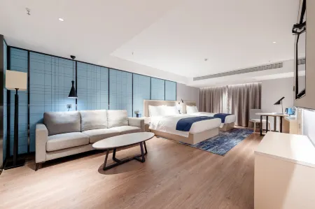 Echarm Hotel (Wuhu Pedestrian Street Railway Station) Отели рядом со станцией Wuhu Railway Station