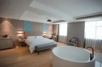 Kunlun Leju Hotel (People Plaza) Hotels in Mengzhou