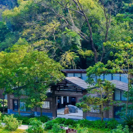 Yingxi Fenglin Corridor qiangu Yunshe Hot Spring Resort
