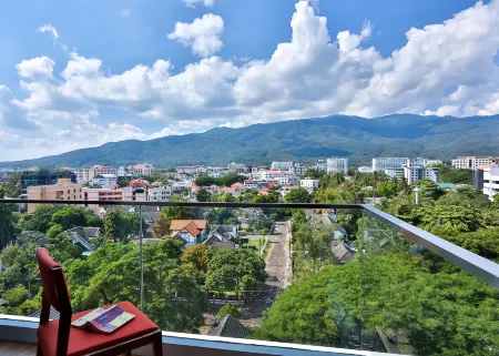 Eastin Tan Hotel Chiang Mai Отели рядом с достопримечательностью «Roitawarabarn Baandhawalai - Porter house»