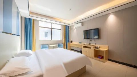 Yixuan Hotel Apartment in Luoding