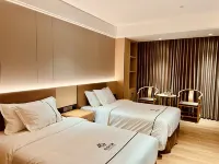 Four Seasons Hotel (Wuchuan Airport)