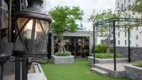 Montraj Coach Sukhumvit Bangkok Hotels near Asok BTS Station