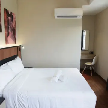 Monaco Hotel
