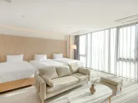 Union Hotel Hotel berhampiran Sinmok-dong