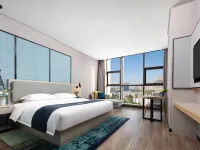 RAMADA Hotel (Wuhan University of Technology Street Entrance Branch) Hotels near Wuhan University of Technology (North Campus of Nanhu Campus)