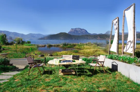 Lugu Lake Ting shui'an Resort Hotel