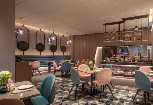 2. 무스텔 호텔 베..