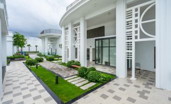 SaiGon Royal Luxury 2Bd-2WC Apartment in Ho Chi Minh City