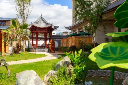 Dali Baiquanwan Hot Spring Hotel