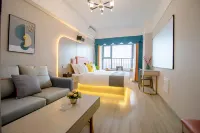 Xiyue Movie Homestay (Xingyang Wuyue Plaza Zhengzhou West Railway Station)