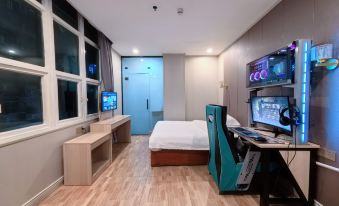 Nestor E-sports Hotel (Bao'an Pingzhou Metro Station)