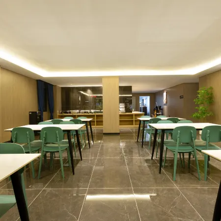 Meilan Four Seasons Hotel (Kotong Jewelry Market Branch)